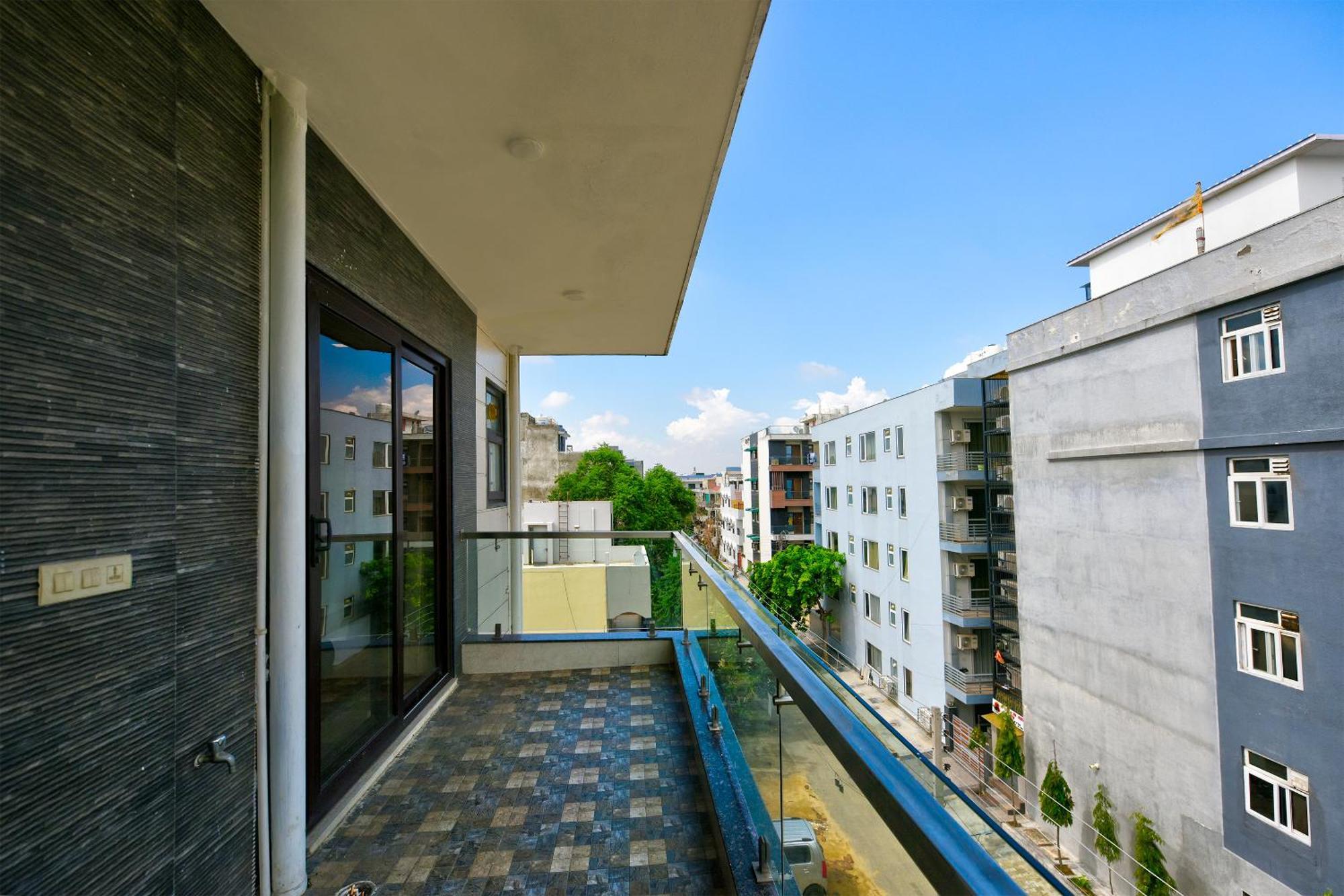 Hotel Leaf 9 Boutique, Near Golf Course Road And Galleria Market Gurgaon Exterior foto