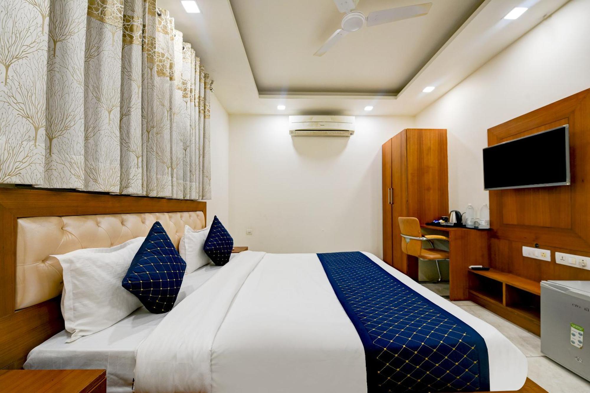 Hotel Leaf 9 Boutique, Near Golf Course Road And Galleria Market Gurgaon Exterior foto