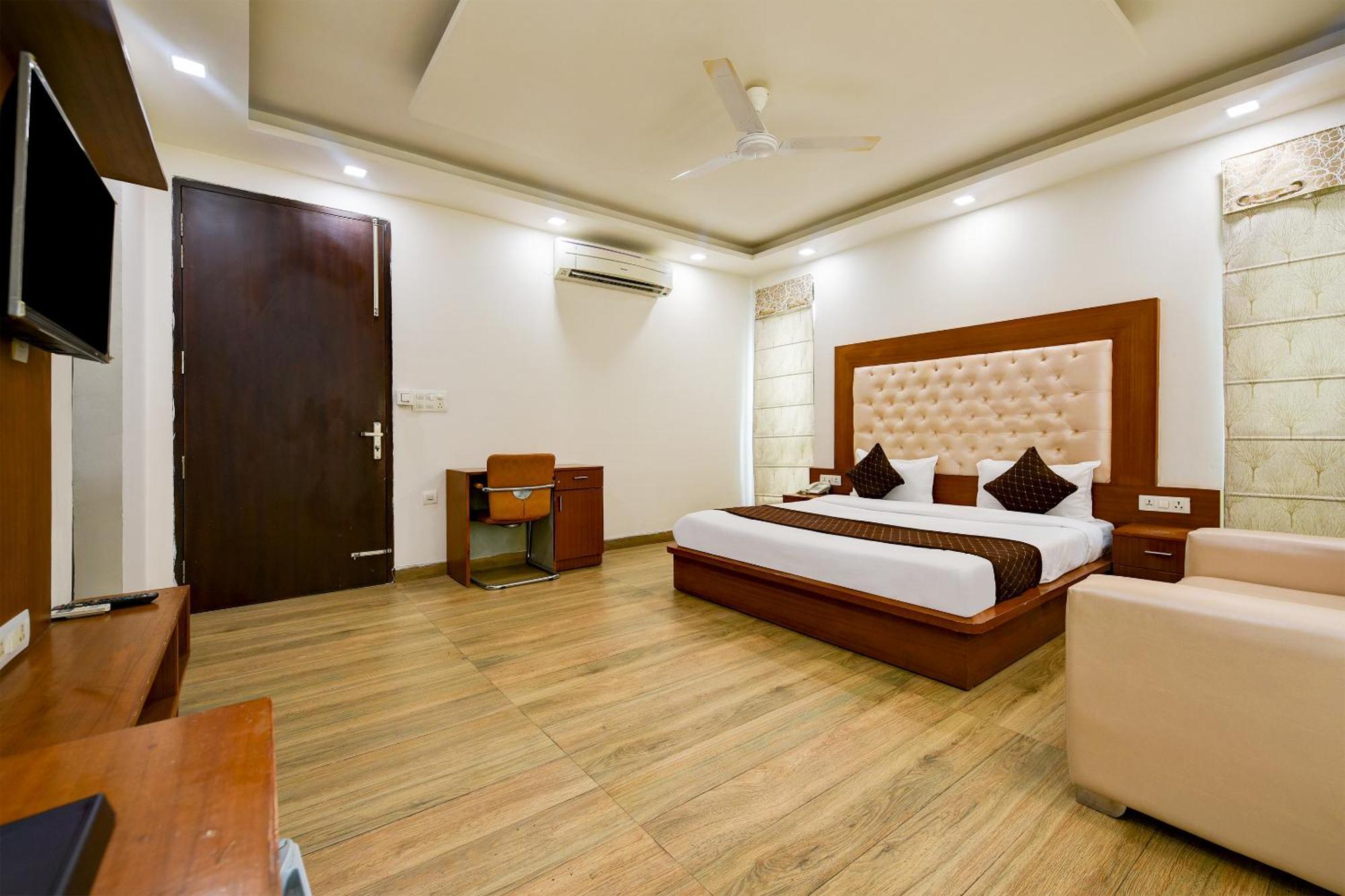Hotel Leaf 9 Boutique, Near Golf Course Road And Galleria Market Gurgaon Exterior foto